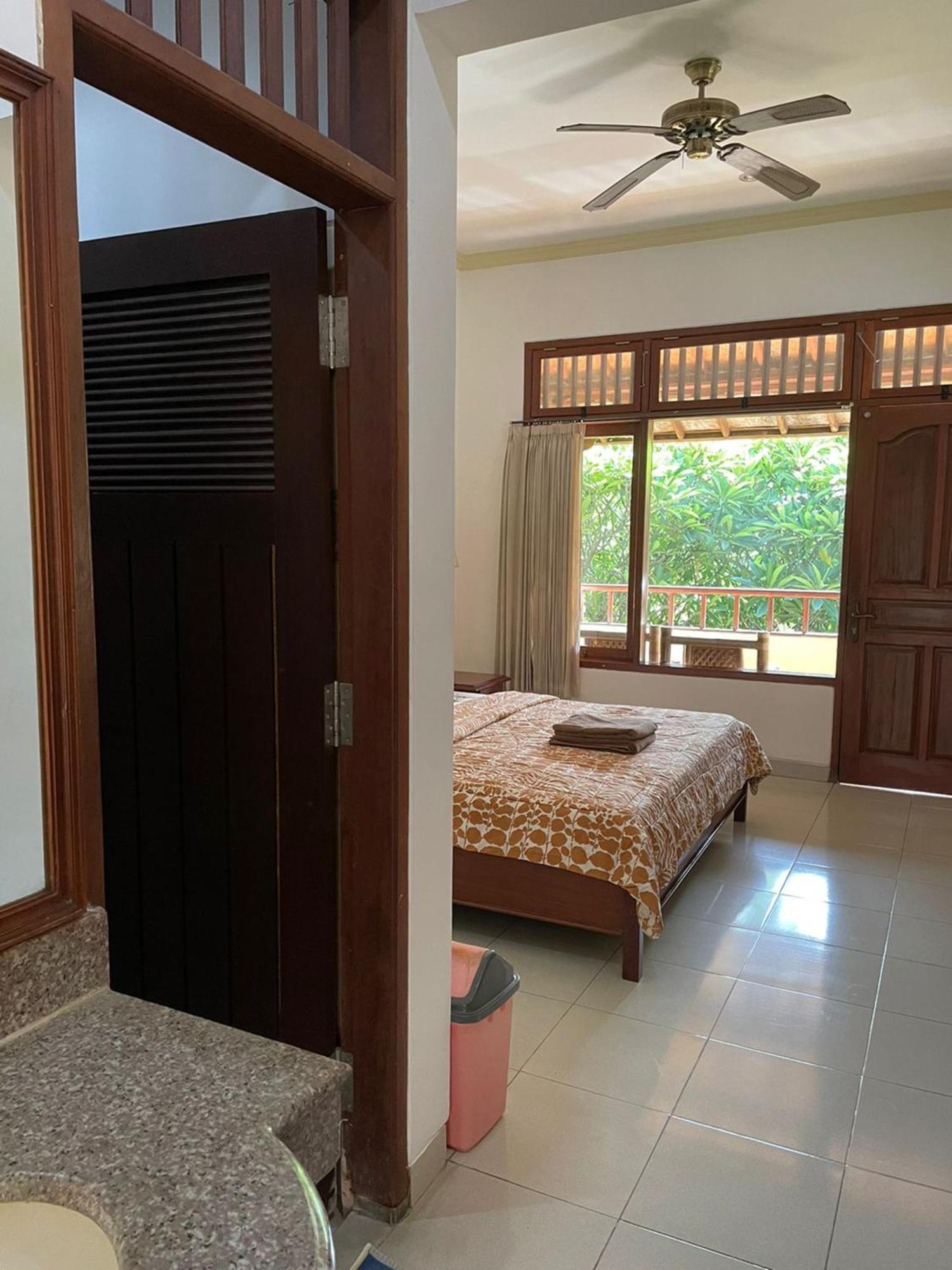 Yulia 1 Bed & Breakfast Sanur Eksteriør bilde