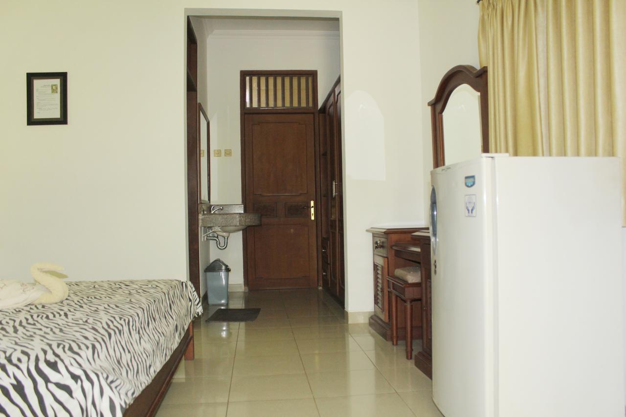 Yulia 1 Bed & Breakfast Sanur Eksteriør bilde